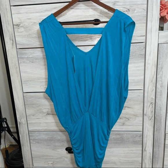 NWT bebe tunic tank - Picture 2 of 7
